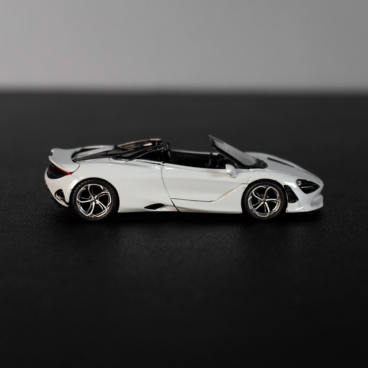 McLaren 750S Spider – Cirrus Grey