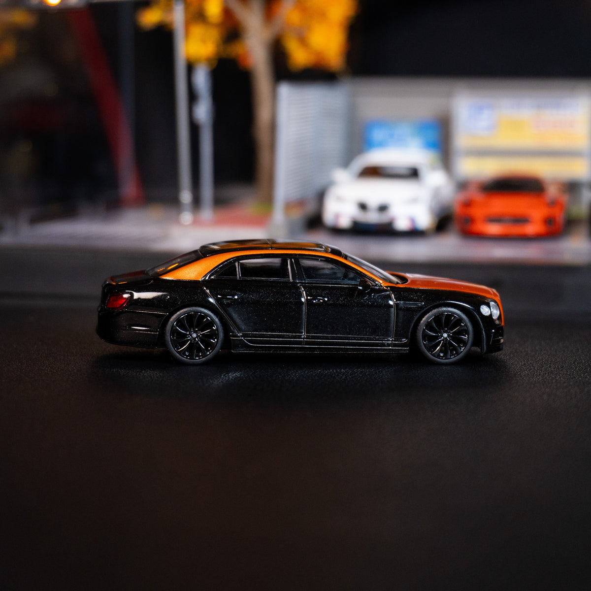 Bentley Flying Spur – Orange Flame / Onyx