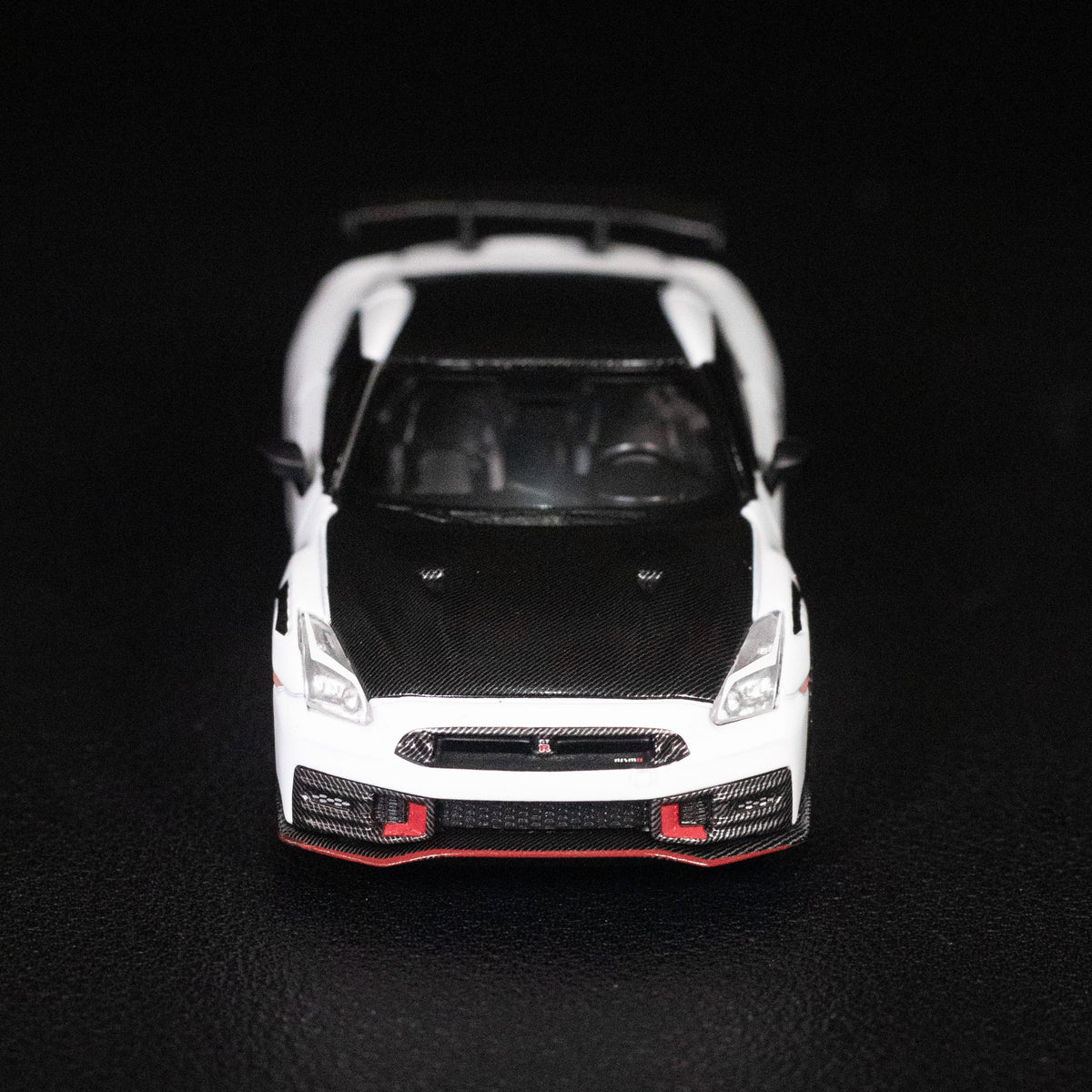 Nissan GT-R Nismo 2024 – Brilliant White Pearl
