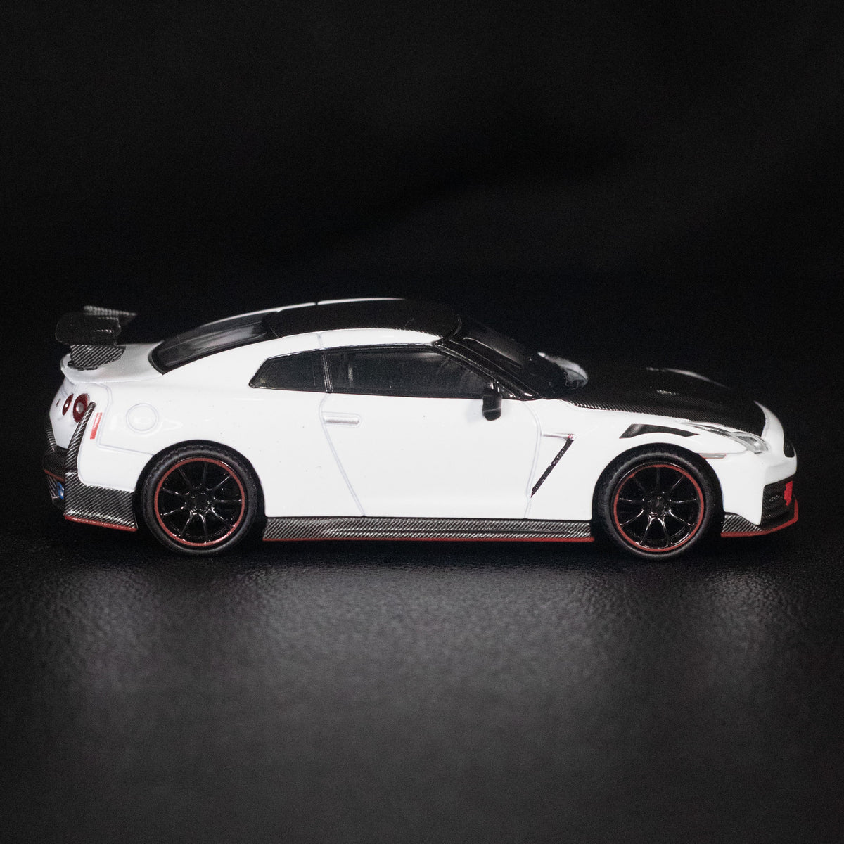 Nissan GT-R Nismo 2024 – Brilliant White Pearl