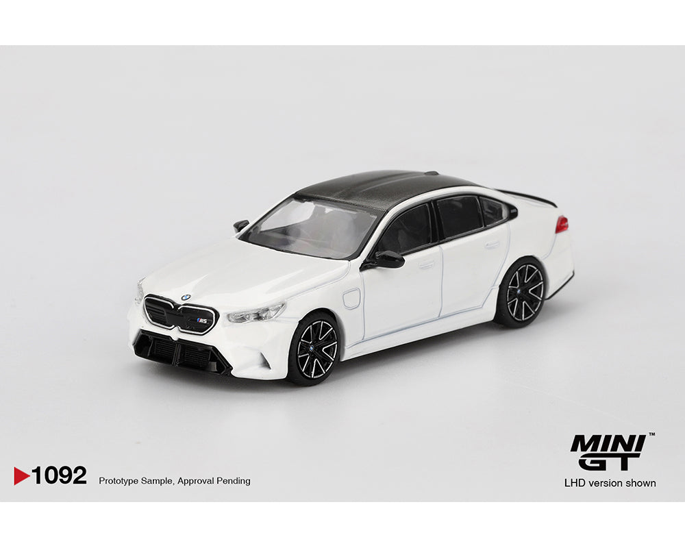 BMW M5 – Alpine White