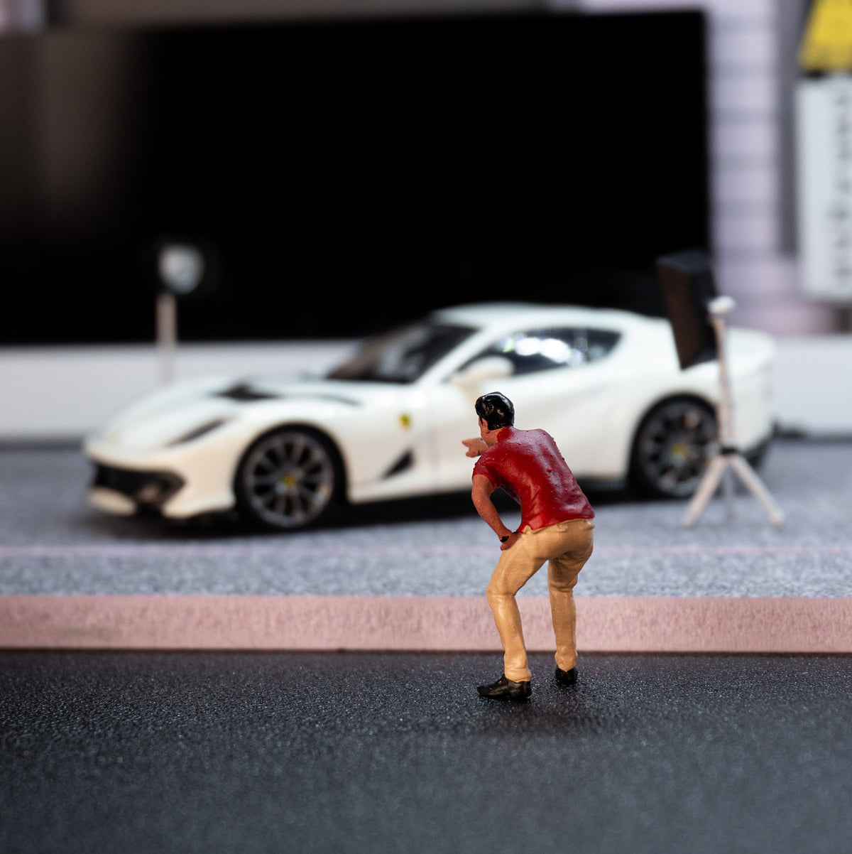 Figures Behind The Scene – MiJo Exclusives