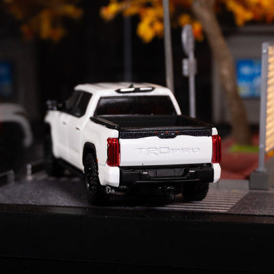 Toyota Tundra – White