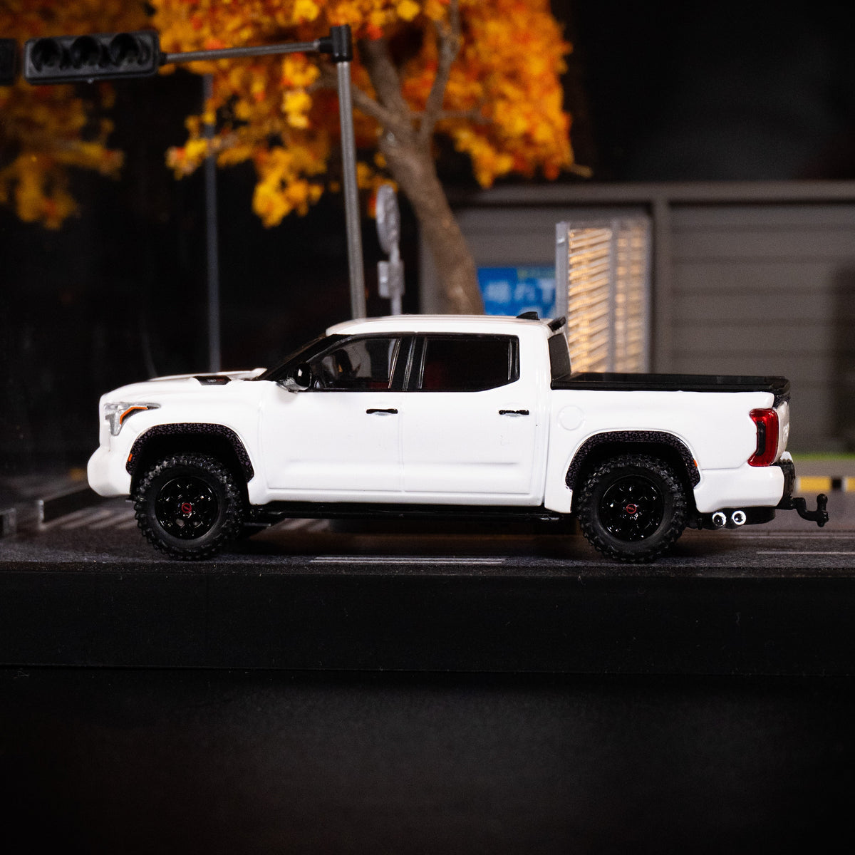 Toyota Tundra – White