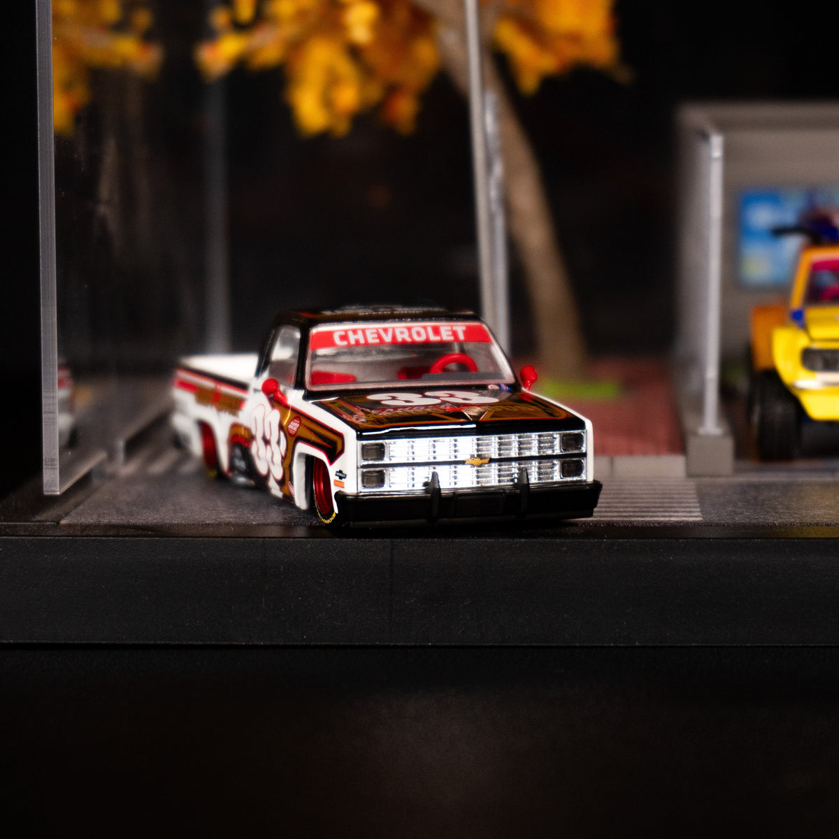 Chevrolet Silverado KAIDO Intimidator V1 – White w/ Brown Two-tone