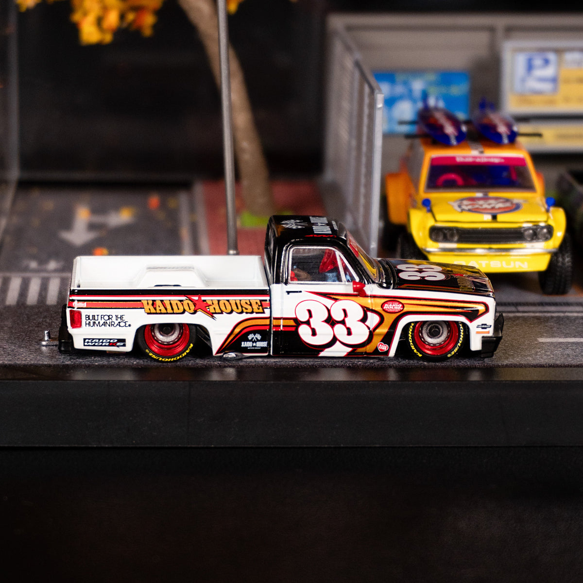 Chevrolet Silverado KAIDO Intimidator V1 – White w/ Brown Two-tone
