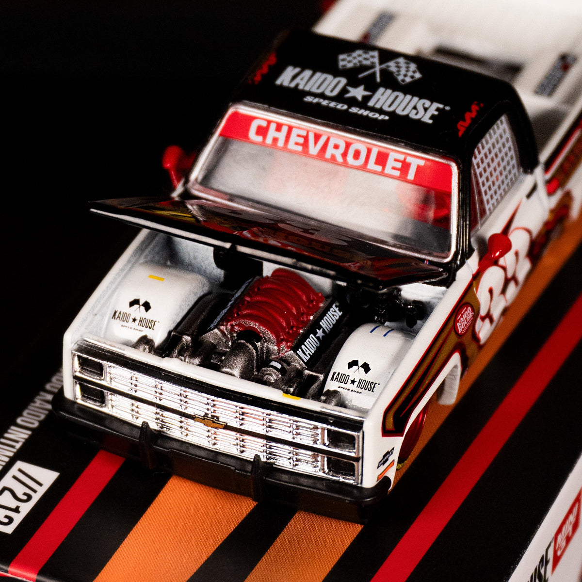 Chevrolet Silverado KAIDO Intimidator V1 – White w/ Brown Two-tone