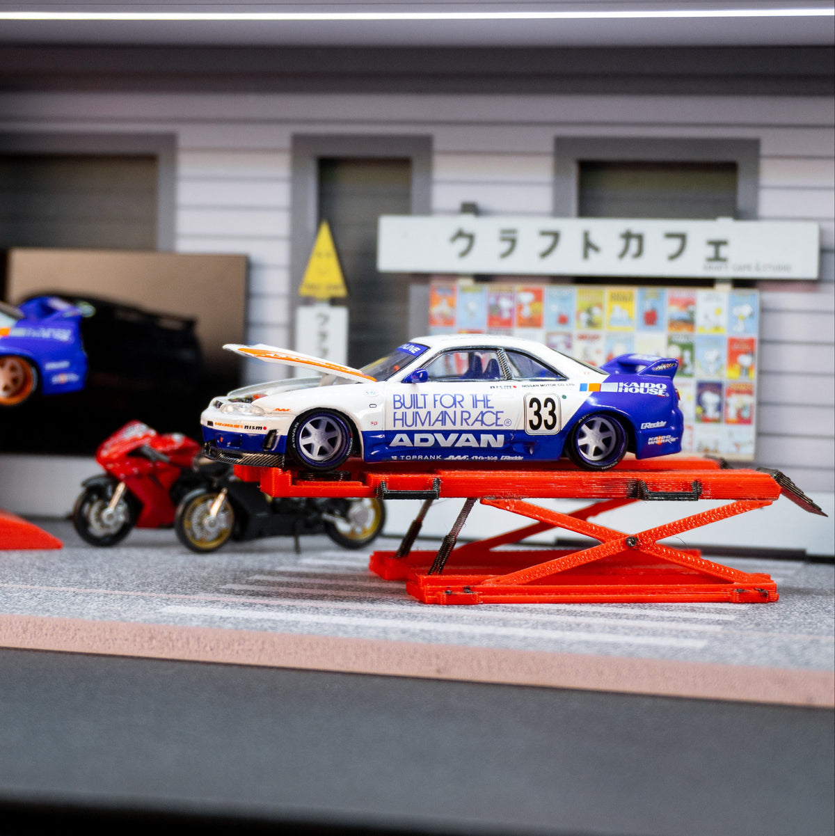Nissan Skyline GT-R (R33) BFTHR V1 – White w/ Blue Two-tone