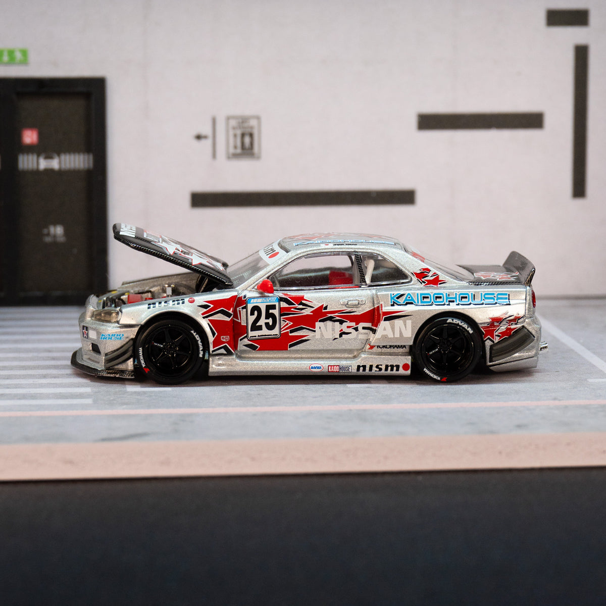 Nissan Skyline GT-R (R34) Kaido Star Racing V1- Silver