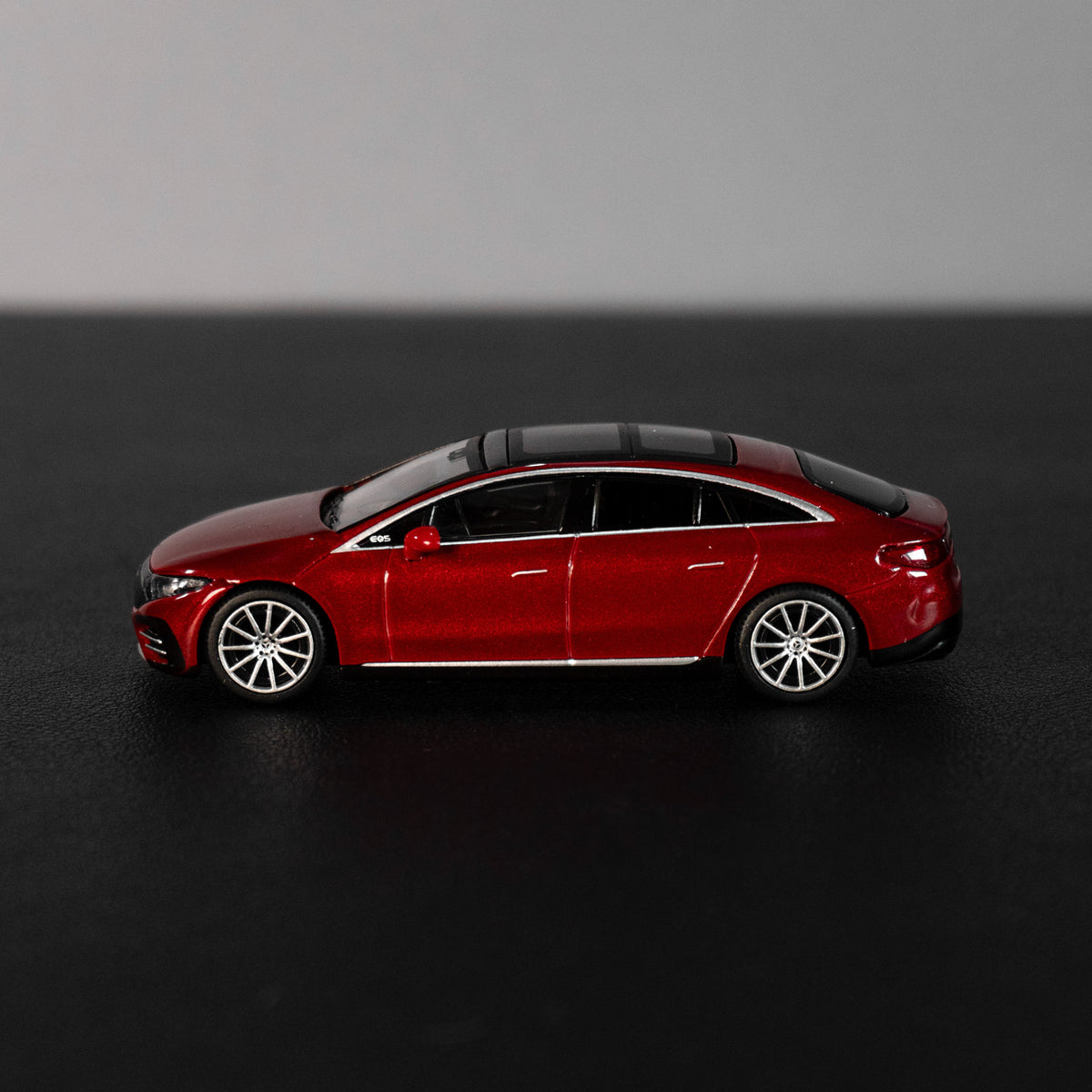 Mercedes-Benz EQS 580 4MATIC – Red Metallic