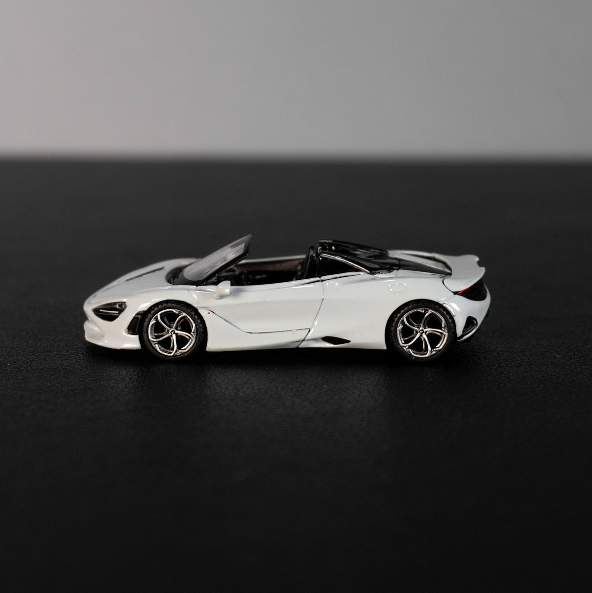 McLaren 750S Spider – Cirrus Grey