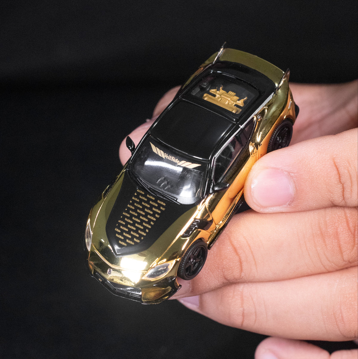 Nissan Z VeilSide FFZ400 – Gold Chrome